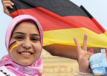 الانتخابات الألمانية: الصراع يحتدم على أشده مع توعيد ميركل الحكم