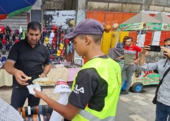 بعد هروب 6 أسرى من سجون إسرائيل.. «غزة» تحتفل بتوزيع «الحلوى» 5