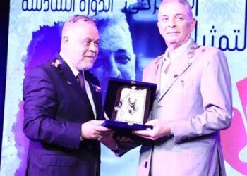 محمود حميدة صاحب أول تكريم من أشرف زكي في مهرجان نقابة المهن التمثيلية 2