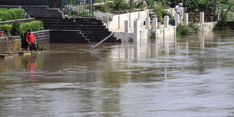 فيضانات عارمة تجتاح 116 مدينة في البرازيل 1