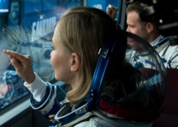 عودة مخرج وممثلة روسيين.. إلى الأرض بعد تصوير أول فيلم في الفضاء 10