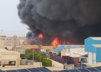 اندلاع حريق مصنع بمدينة العاشر من رمضان 