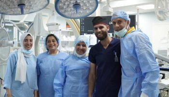 نجاح أول زراعة صمام رئوي لطفل دون تدخل جراحي في مستشفى أبو الريش