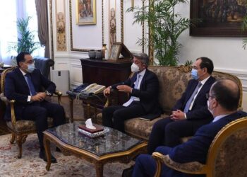 فياض: الحكومة اللبنانية تتطلع لتعزيز وتنشيط جوانب التعاون مع مصر 5