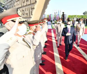 بـ مناسبة 6 أكتوبر.. الرئيس السيسي يضع نُصب تذكارية لشهداء القوات المسلحة (صور) 9