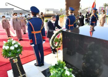 بـ مناسبة 6 أكتوبر.. الرئيس السيسي يضع نُصب تذكارية لشهداء القوات المسلحة (صور) 1