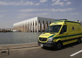 22 سيارة إسعاف و15 عيادة متنقلة.. الصحة تكشف خطة تأمين فعاليات مهرجان الجونة السينمائي 1