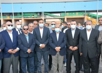 وزير التنمية المحلية ومحافظ الدقهلية يفتتحان مصنع معالجة وتدوير المخلفات بسندوب 2