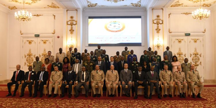القوات المسلحة تحتفل بتخريج 3 دورات تدريبية للوافدين من 18 دولة أفريقية 1