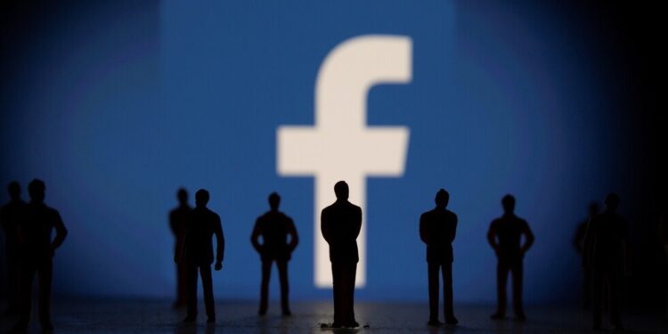 انقطاع "فيسبوك" بالتزامن مع تقارير حول تصرفات الشركة يثير التساؤلات 1