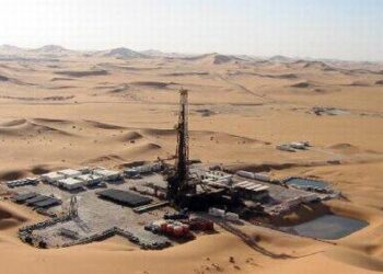6000 برميل.. البترول توضح تفاصيل اكتشاف 3 آبار جديدة بالصحراء الغربية| فيديو
