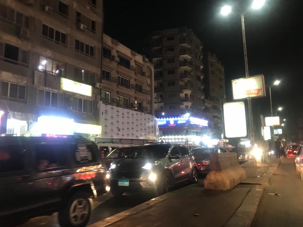 شلل مروري في شارع فيصل بالجيزة بسبب اغلاق الهرم