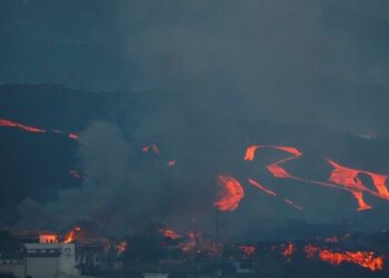 إسبانيا: لا نهاية وشيكة لثوران البركان بجزيرة لا بالما 4