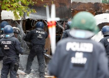 الشرطة الألمانية توضح ملابسات اعتداء أفرادها على منتهك لتدابير كورونا.. فيديو 4