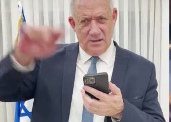 وزير الدفاع الإسرائيلي يسخر من جهل نتنياهو بالآيفون|بالفيديو 4
