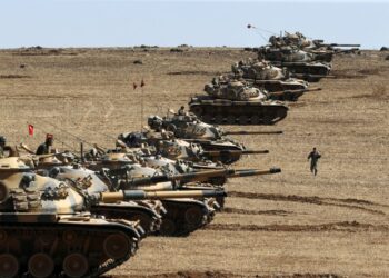 تركيا تستعد لهجوم عسكري في سوريا ضد حليف أمريكي