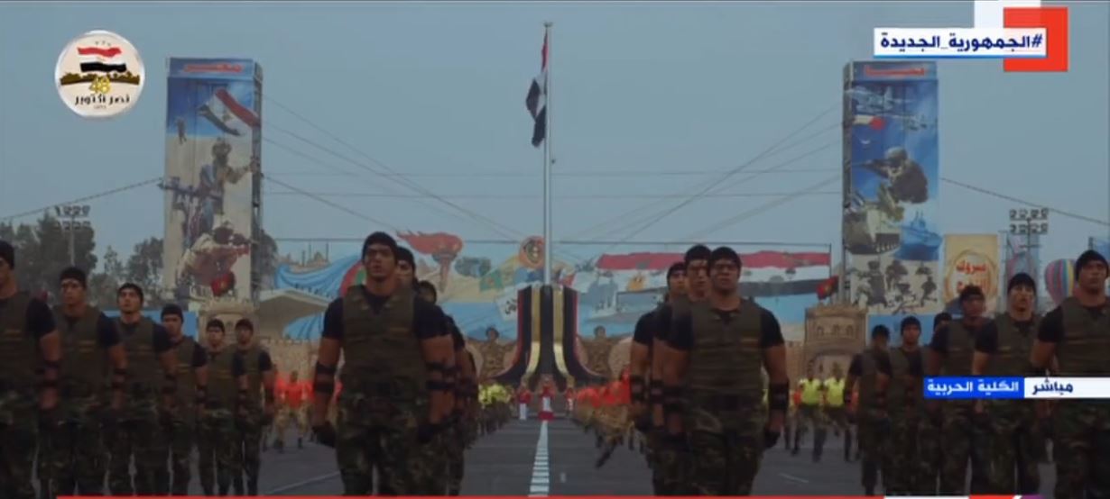 السيسي يشهد عرضا بدنيا لمقاتلي الكلية الحربية 3