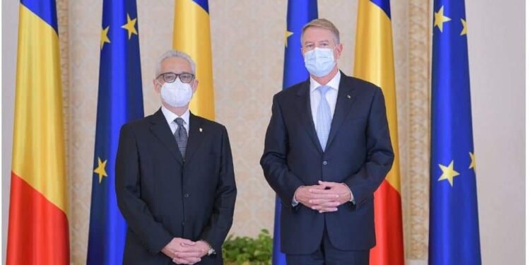 السفير المصري في بوخارست يُقدم أوراق اعتماده إلى رئيس رومانيا 1