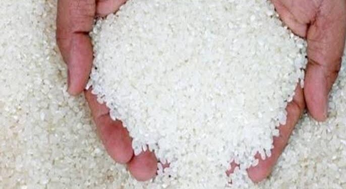 التحفظ على 2 طن أرز مجهول المصدر وضبط صاحب مستودع باع الإسطوانات في السوق السوداء بسوهاج 1