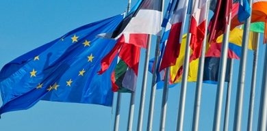 الاتحاد الأوروبي يرفع قيود السفر عن 16 دولة