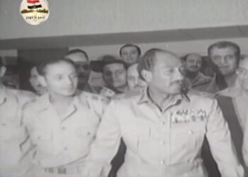 إبراهيم عيسى: الرئيس السادات ظاهرة عجيبة في العسكرية المصرية 1