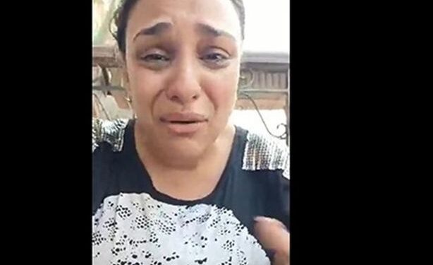 "اللحمة والفراخ خدوها".. البلوجر إيفون نبيل تعلن عودة أولادها وسرقة منزلها|بالفيديو 1