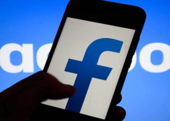 فيسبوك": لا يوجد "نشاط خبيث" وراء انقطاع الخدمة 3