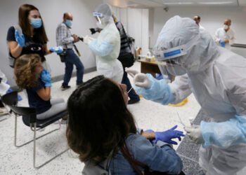 البرازيل تسجل 10312 إصابة و284 وفاة جديدة بفيروس كورونا 1