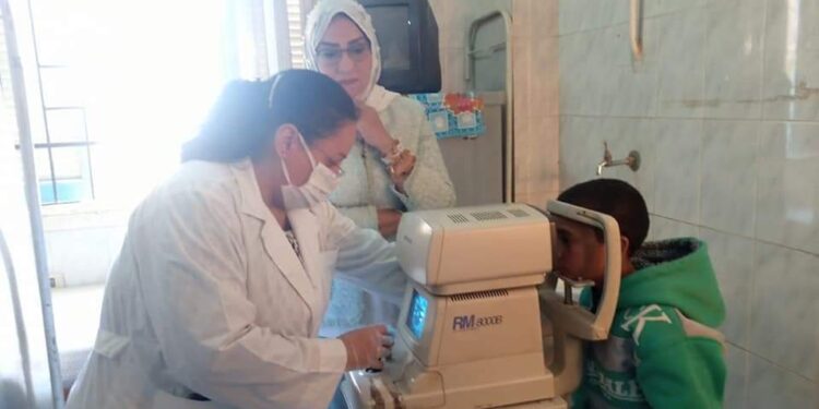 بالتعاون مع صحة سوهاج.. مؤسسة المني للتنمية تنظم قافلة طبية لأمراض العيون 1