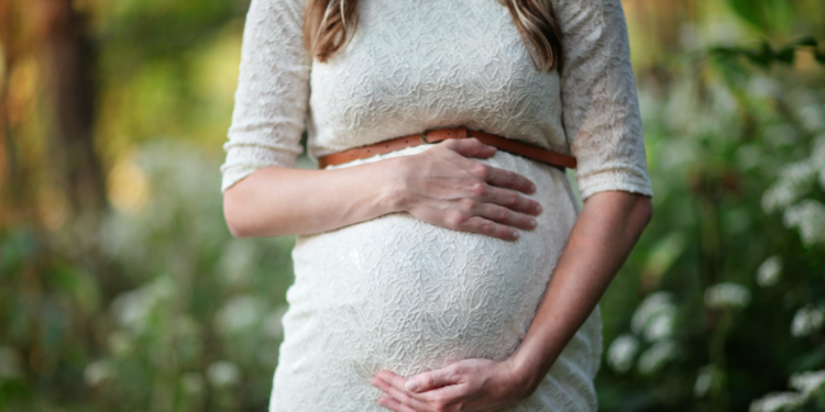 دراسة: وزن الحامل مؤشر لاحتمالات إصابة طفلها بمرض مزمن 1
