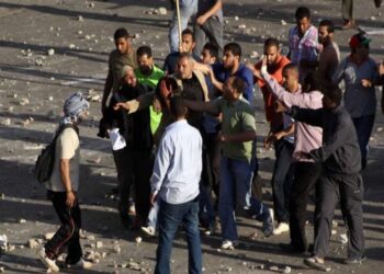 " خلافات زوجية ".. إصابة 15 شخصاً في مشاجرة بين عائلتين بدار السلام 1