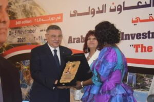 حنفي:أثمن دور المرأة في تنمية و نهوض الاستثمار العربي الافريقي (صور) 2