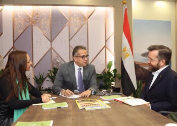 خالد العناني: وزارة السياحة والآثار تعمل على دعم وتشجيع السياحة البيئية 13