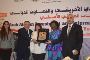 حنفي:أثمن دور المرأة في تنمية و نهوض الاستثمار العربي الافريقي (صور) 5