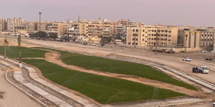 محافظ بورسعيد: نواصل أعمال تطوير ورصف شارع محمد سرحان بحي الزهور 1
