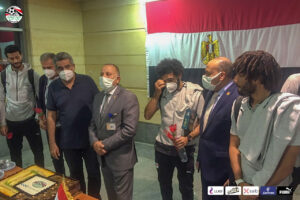 منتخب مصر يعود إلى برج العرب ويجري مسحة طبية 1