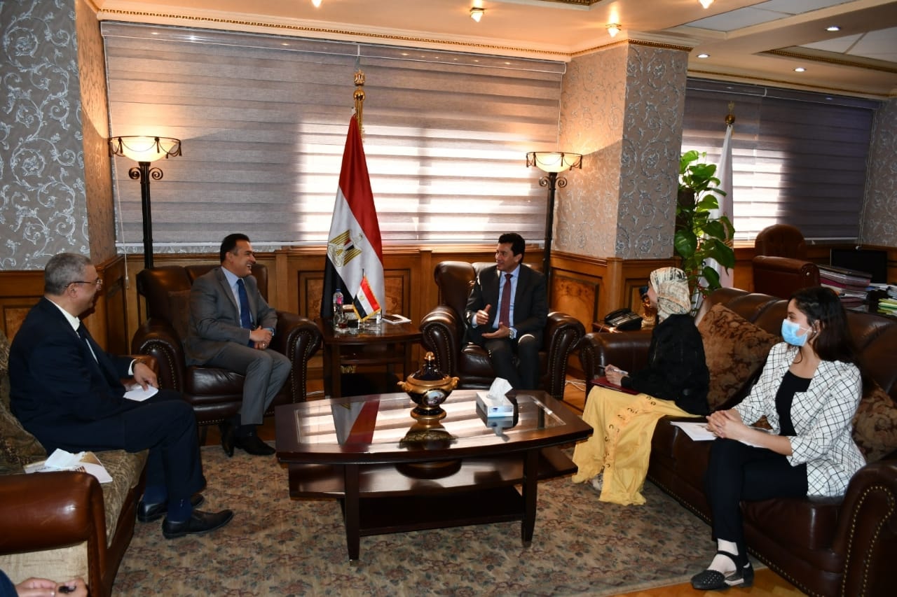 اجتماع وزير الرياضة بسفير مصر بصربيا