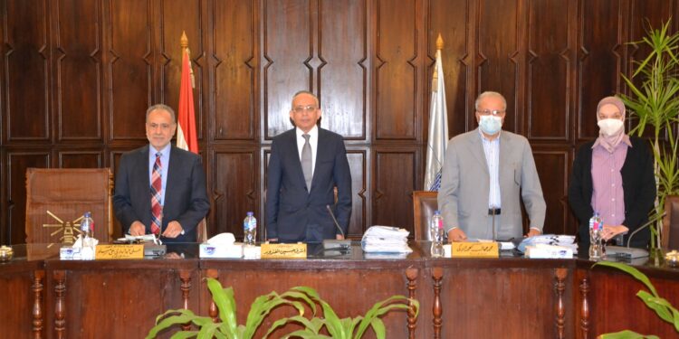 جامعة الاسكندرية إنشاء لجنة لتسويق برامج الدراسات العليا 1