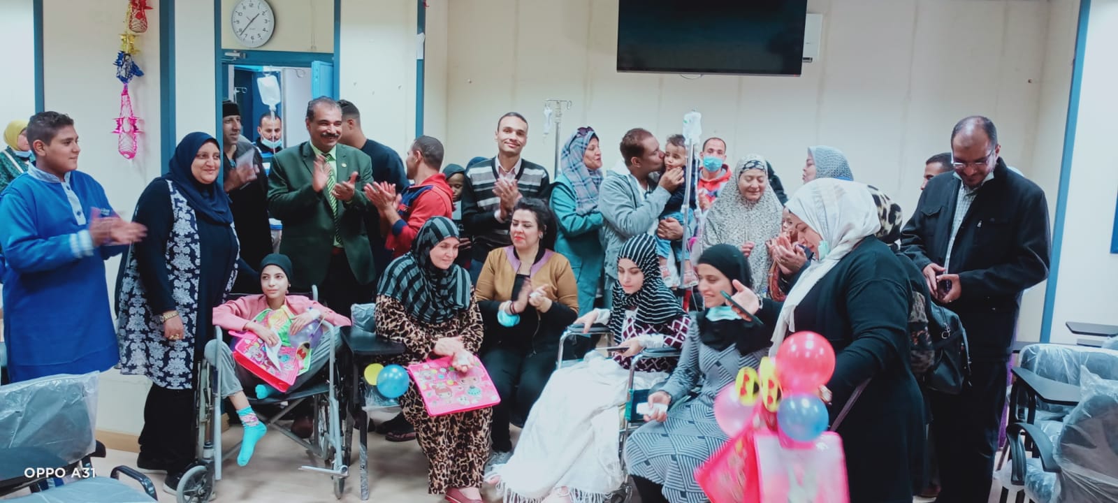 مكتبة مصر العامة بالمنيا تحتفل باليوم العالمي للطفل بزيارة لمعهد الأورام