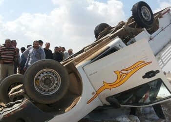 دماء على الطريق.. إصابة 9 أشخاص إثر حادث انقلاب سيارة بالمنيا 4
