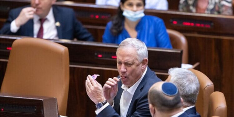 منع أعضاء الكنيست الإسرائيلي من إحضار الطعام والشراب إلى قاعة البرلمان 1