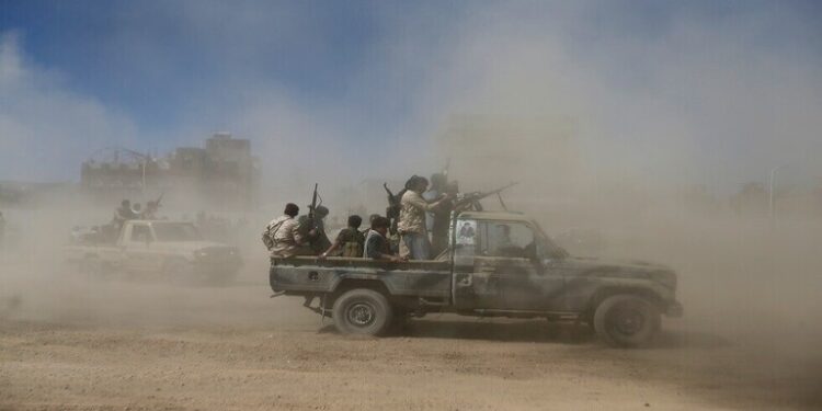 بعد معركة دامية مع الحوثيين.. القوات المشتركة تسيطر على جبل مغرم باليمن 1