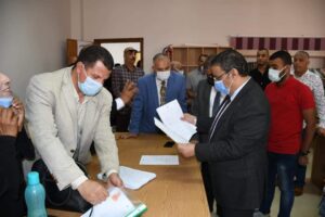 رئيس جامعة قناة السويس يشهد إجراءات انتخابات اتحاد طلاب 2