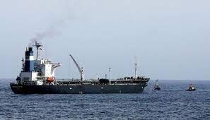 إيران تحتجز ناقلة في بحر عمان