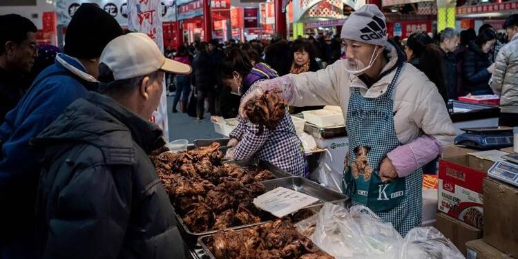 خوفًا من المجاعة.. الحكومة الصينية تدعو المواطنين لتخزين مواد غذائية 1