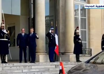 الرئيس الفرنسي يستقبل السيسي في قصر الإليزيه 1