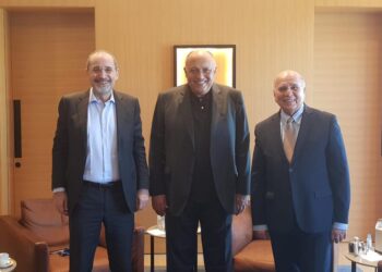 وزير الخارجية يلتقي مع نظيريه الأردني والعراق بالإمارات