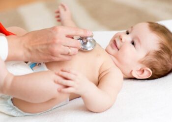 «اعرفى معدل ضربات قلب طفلك وإزاى تفحصى النبض».. طبيب أطفال يوضح الطريقة|خاص 6