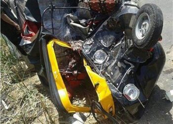  حادث تصادم بين سيارة وتوك توك على الطريق الزراعى بسوهاج  1