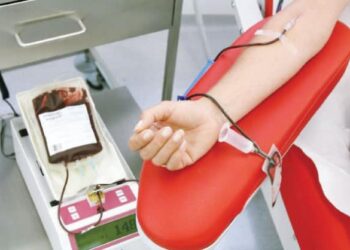 أبرزها تنشيط المناعة «الصحة» تنشر 5 فوائد عن التبرع بـ "بلازما الدم" 1